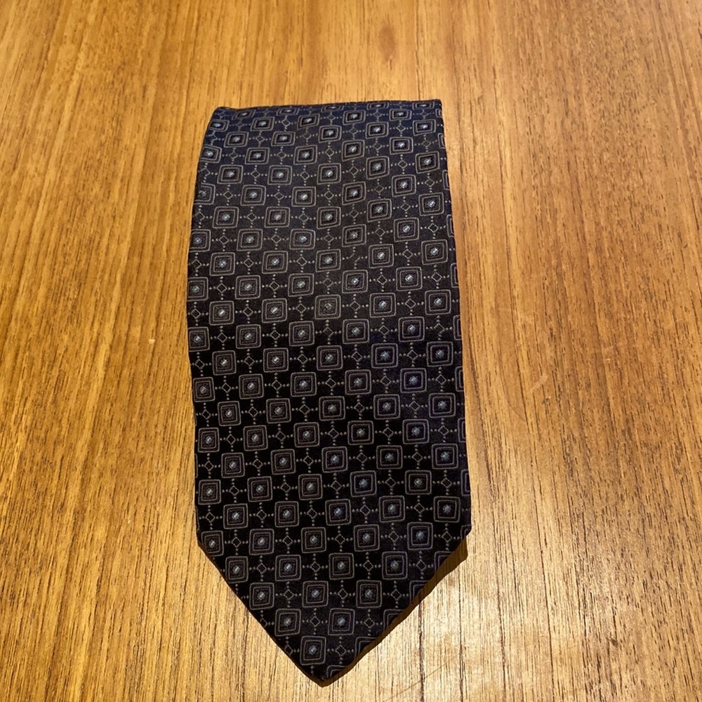 IKE BEHAR made in USA tie in black grey pattern.  Very classic style.